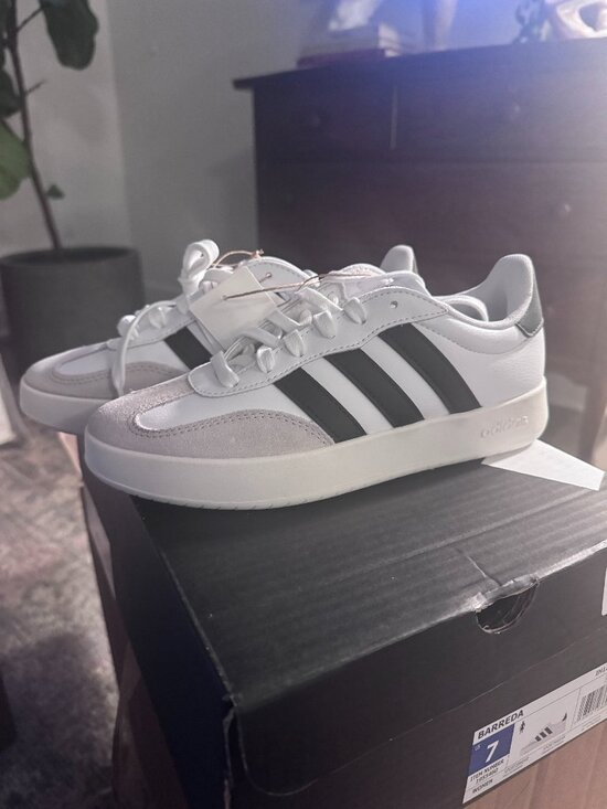 adidas Shoes - NWT Adidas Barreda Decode Low-Top Retro Terrace Sneakers